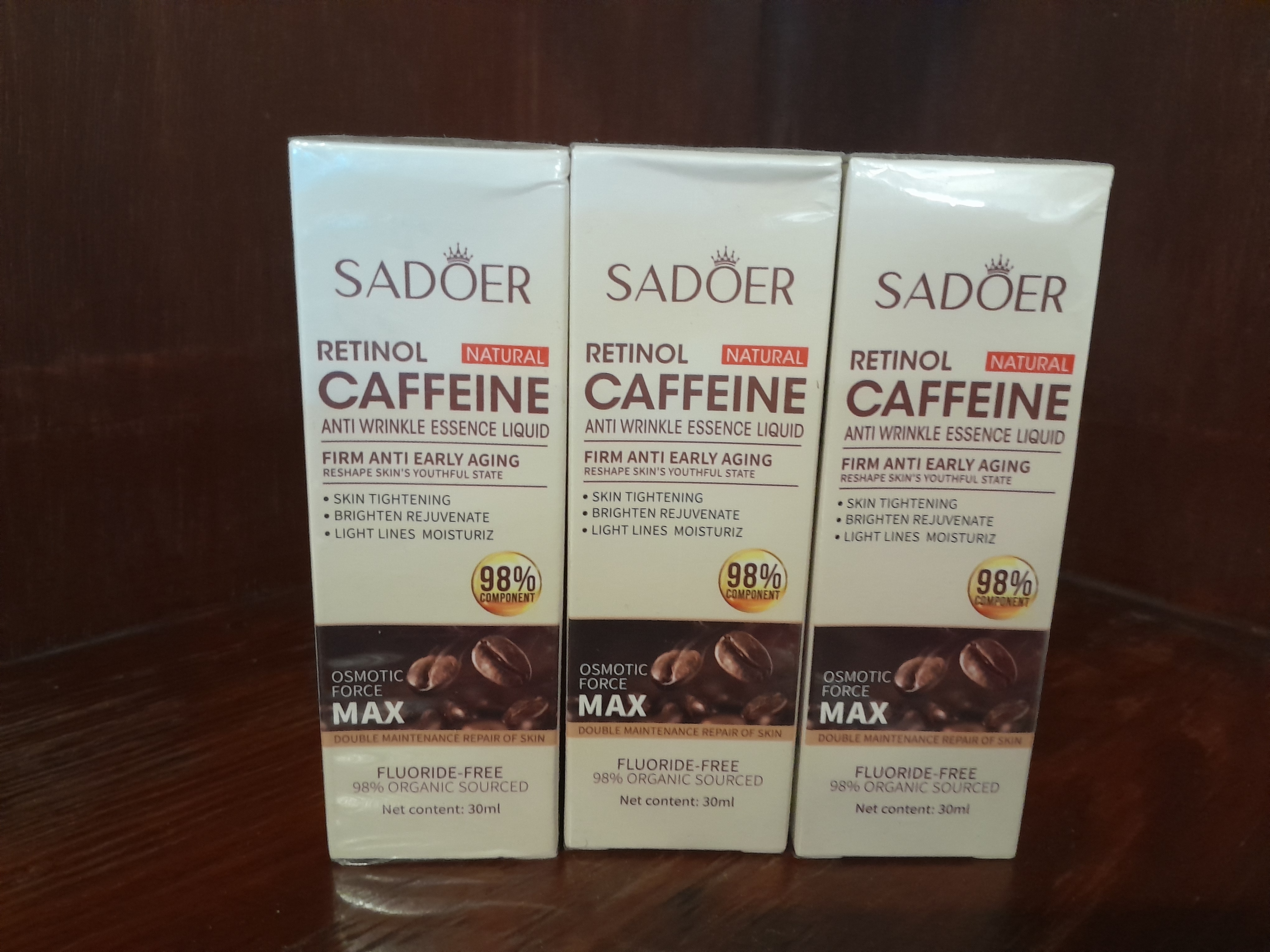 سرم ضد پیری رتینول و کافئین صورت سادور